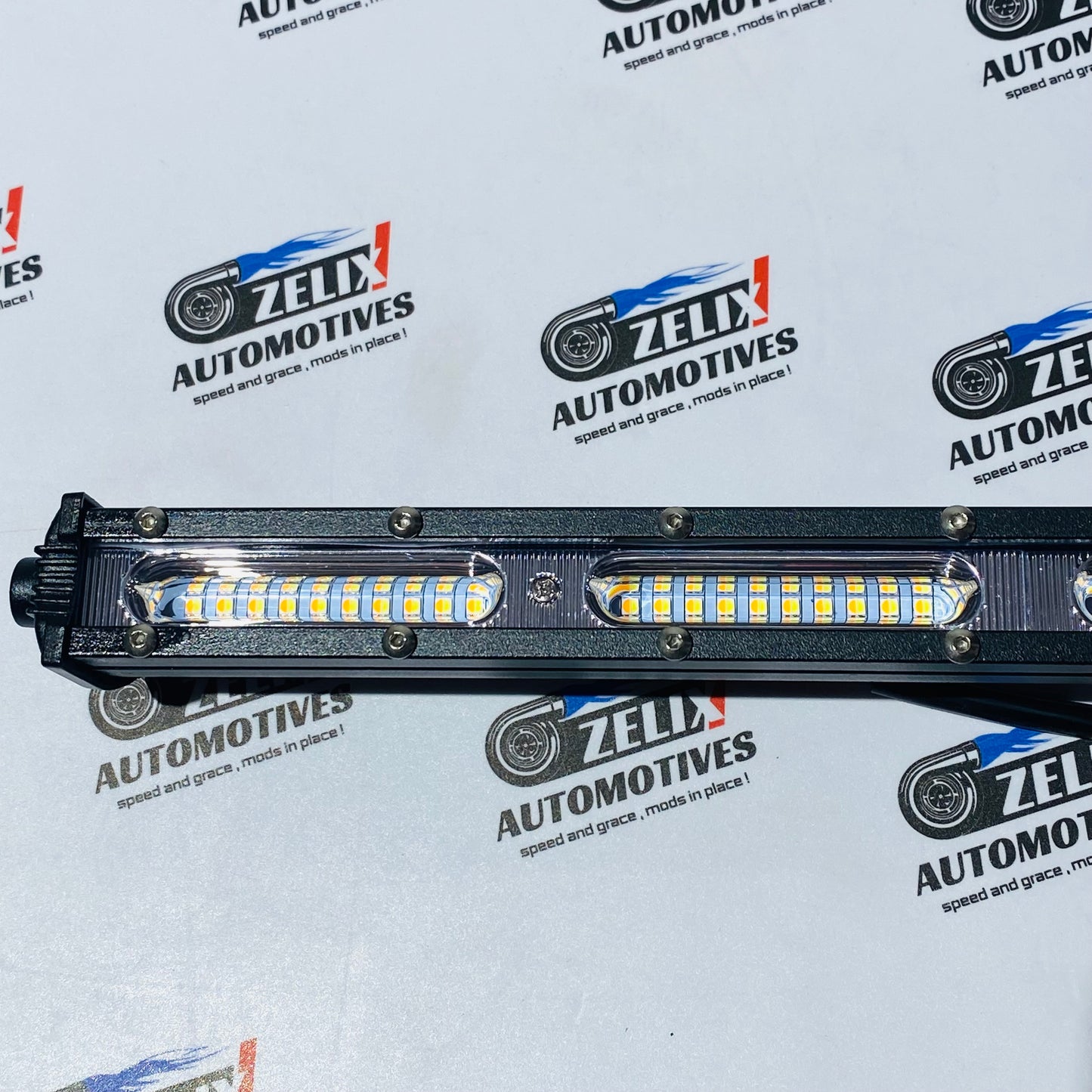 20-Inch 54 W LED Light Bar (White & Yellow)