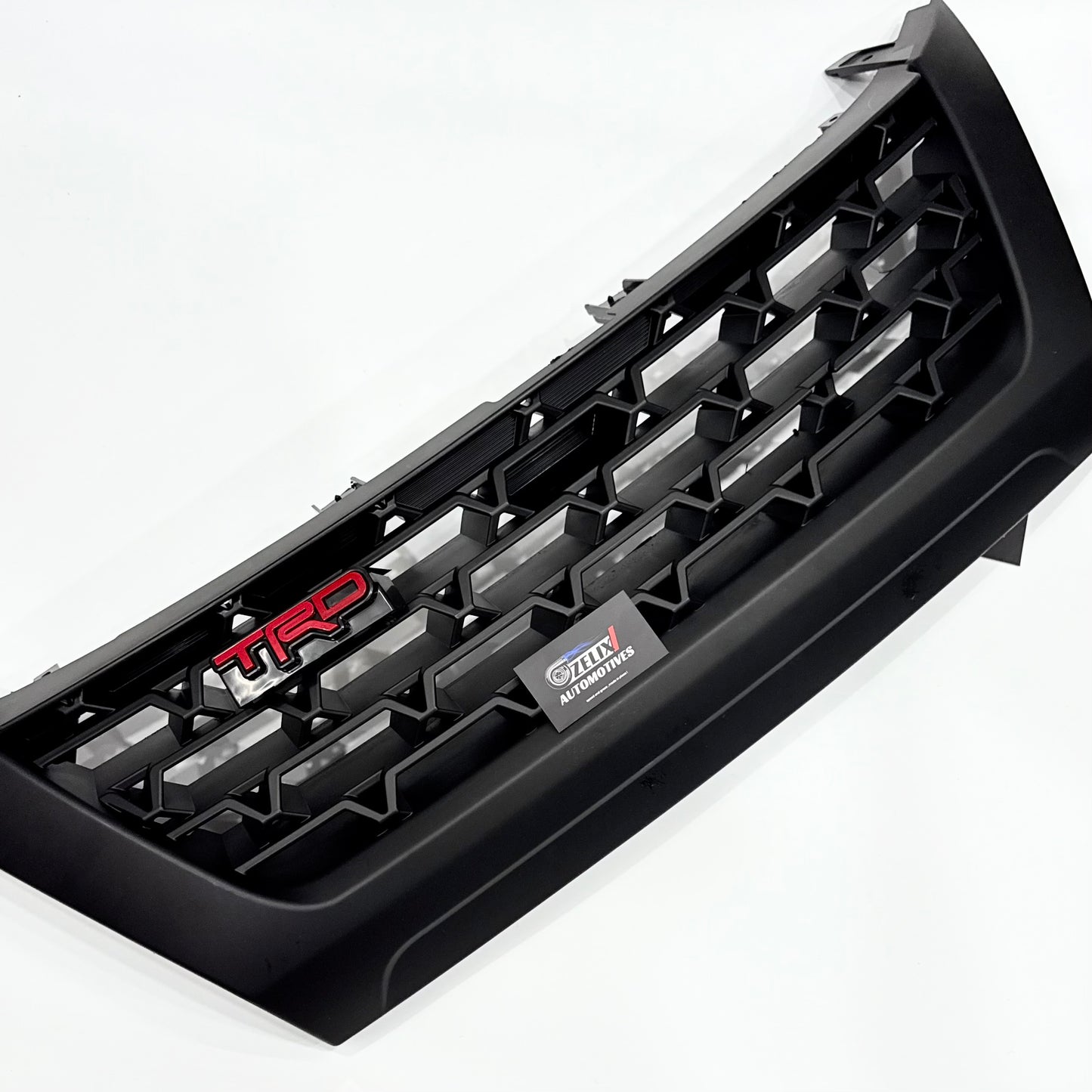 Fortuner 16 Grill