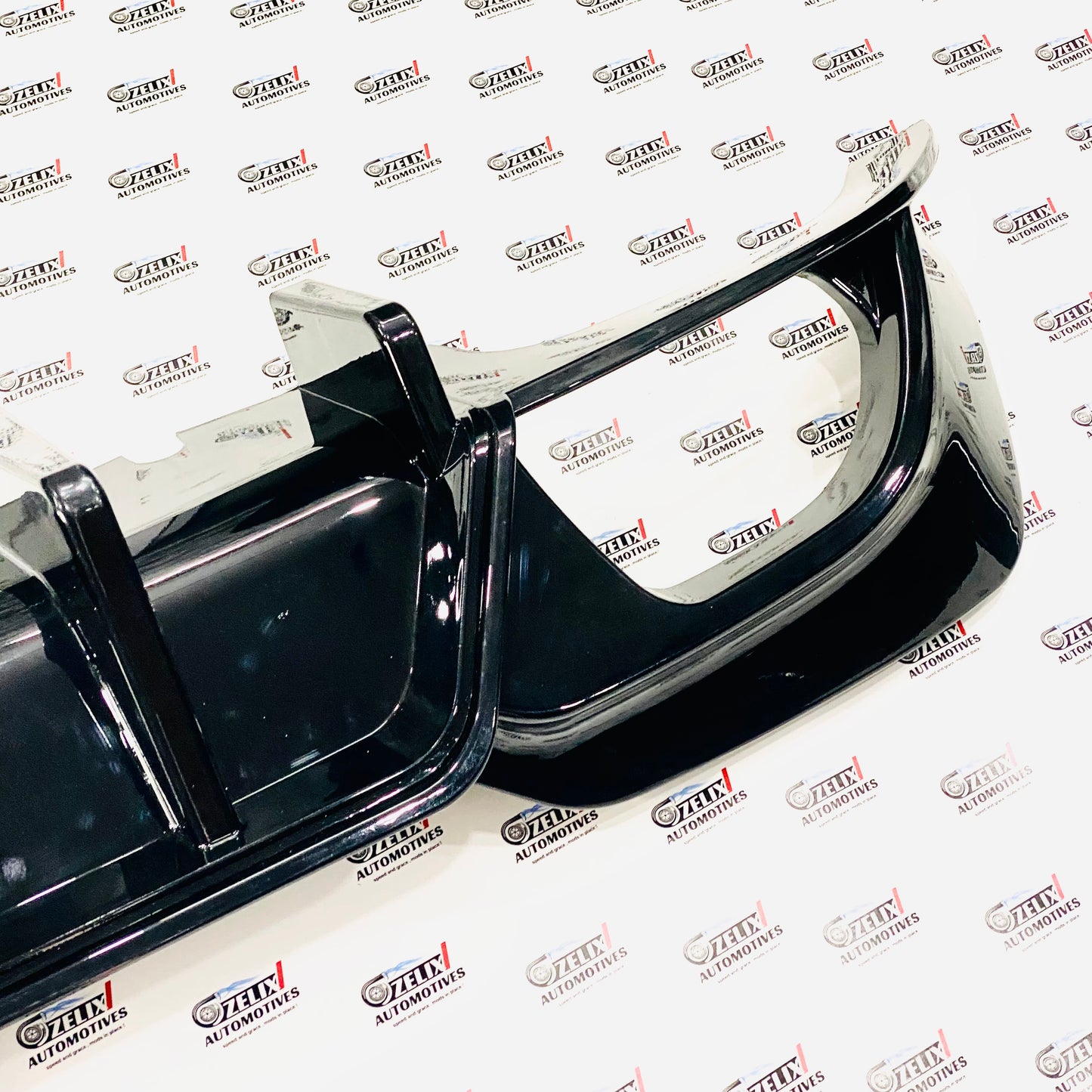 BMW 3 Series G28 Pre-LCI Style rear diffuse in premium black