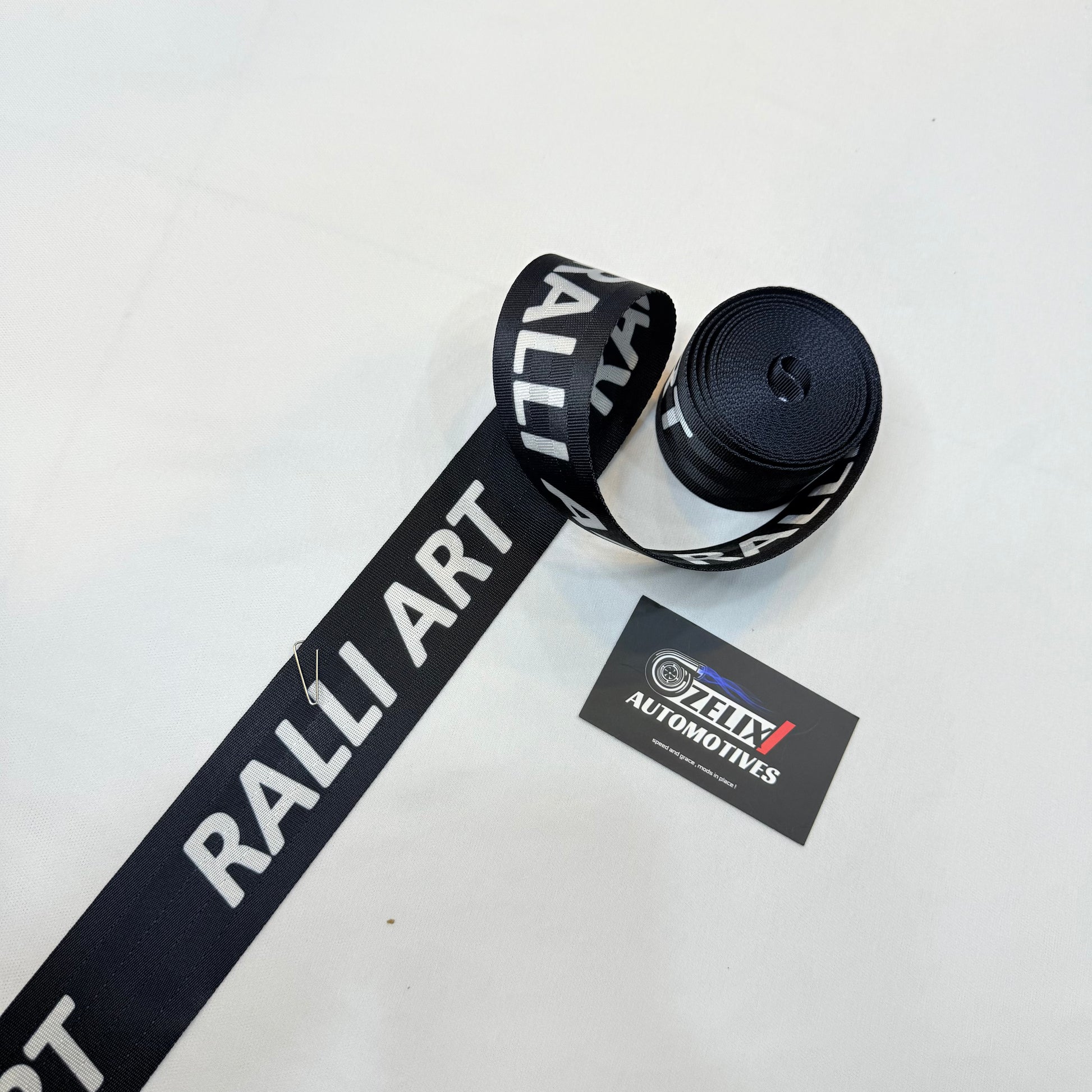 Universal Ralliart racing seat belt in Black