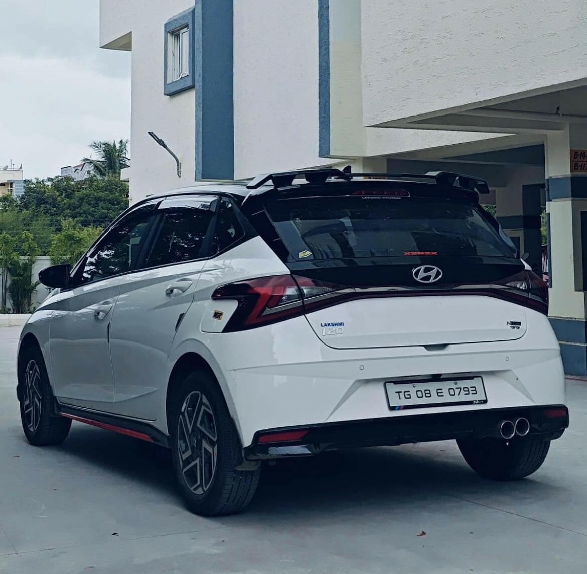 Hyundai i20 4-Pillar Spoiler | Premium Aftermarket Rear Wing Glossy Black