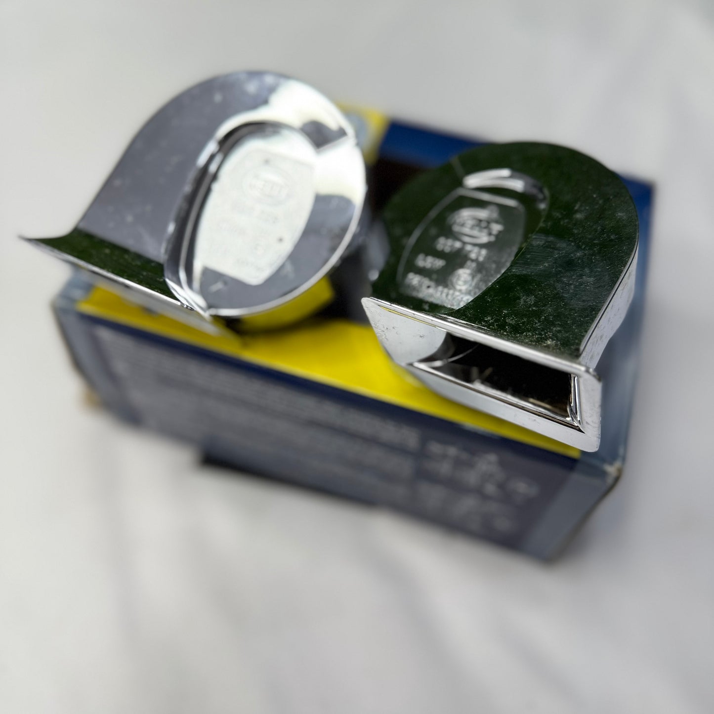 Hella Chrome Trumpet Horn Set