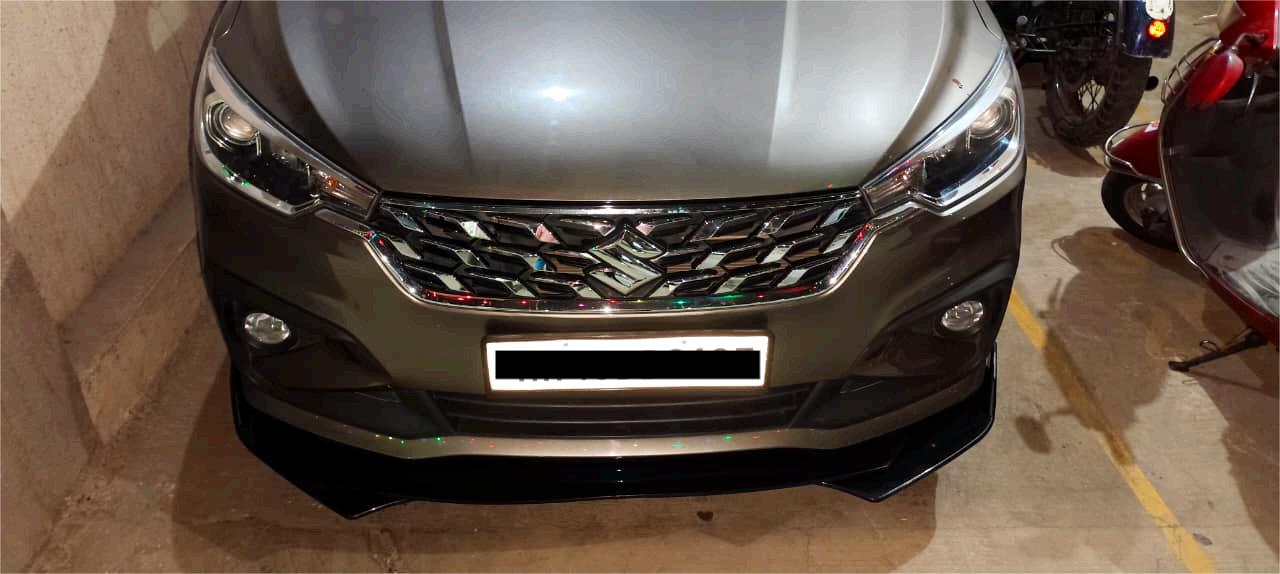Universal Front Splitter Kit Set Of-3 | Glossy Black and Crabon Finish Colour Options