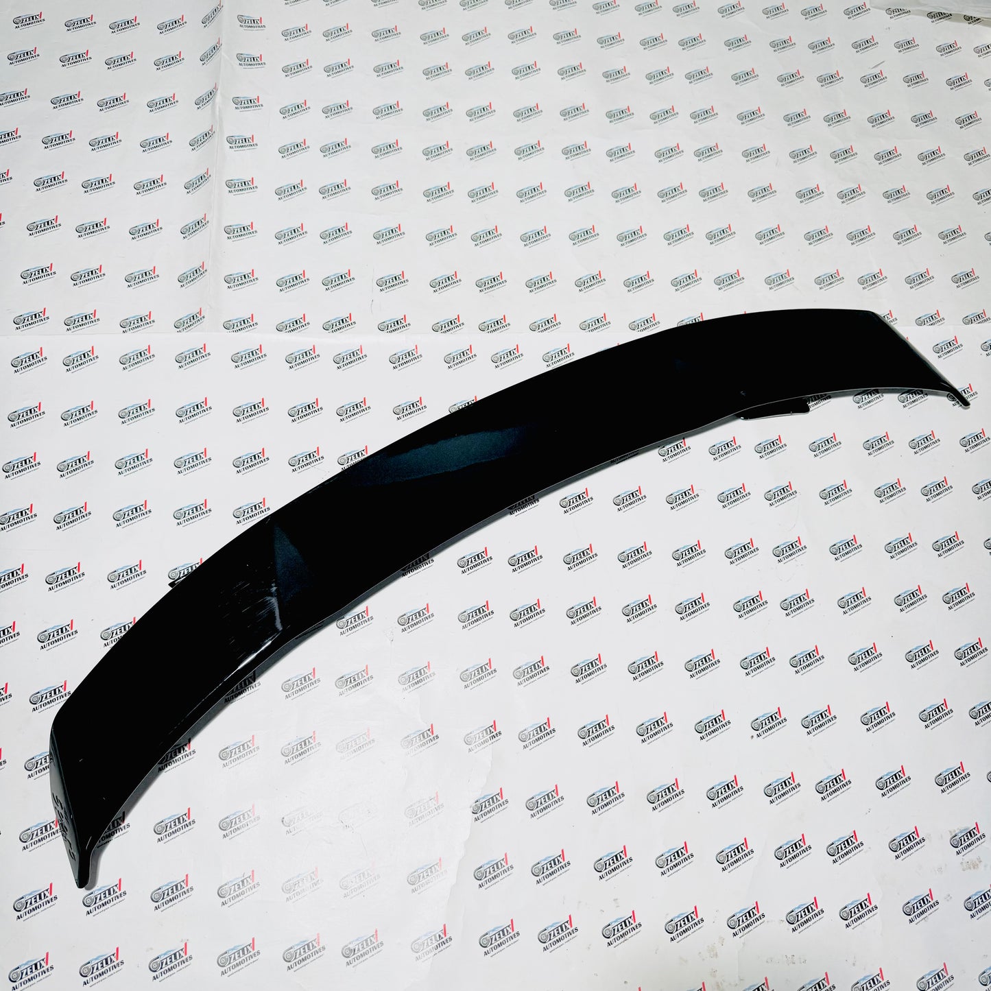 Universal Sedan Spoiler | Sporty Aerodynamic Design in Glossy Black