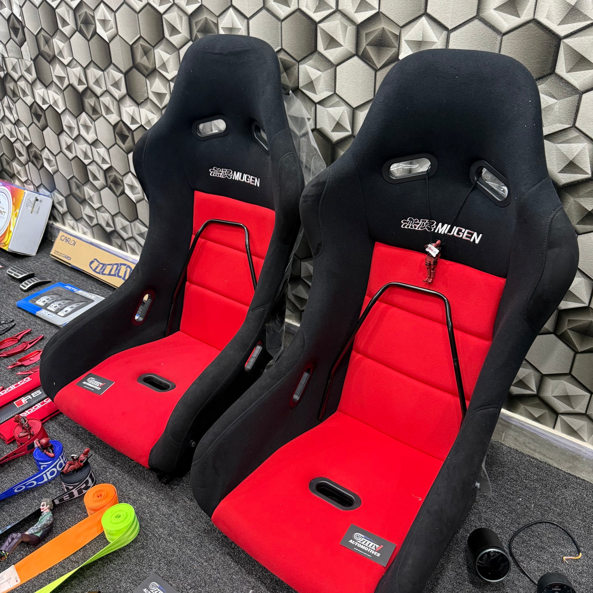 Aftermarket Mugen racing bucket seat 