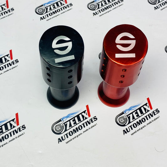 Durable shift knob in premium red and black finish