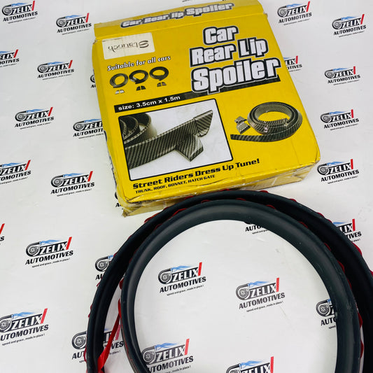 Universal car rear lip spoiler in black 