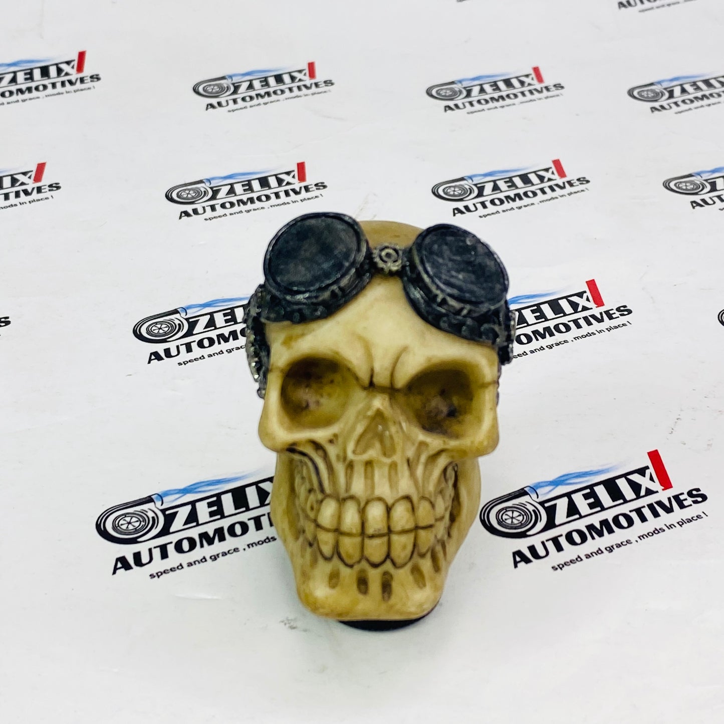 Pilot Skull gear shift knob