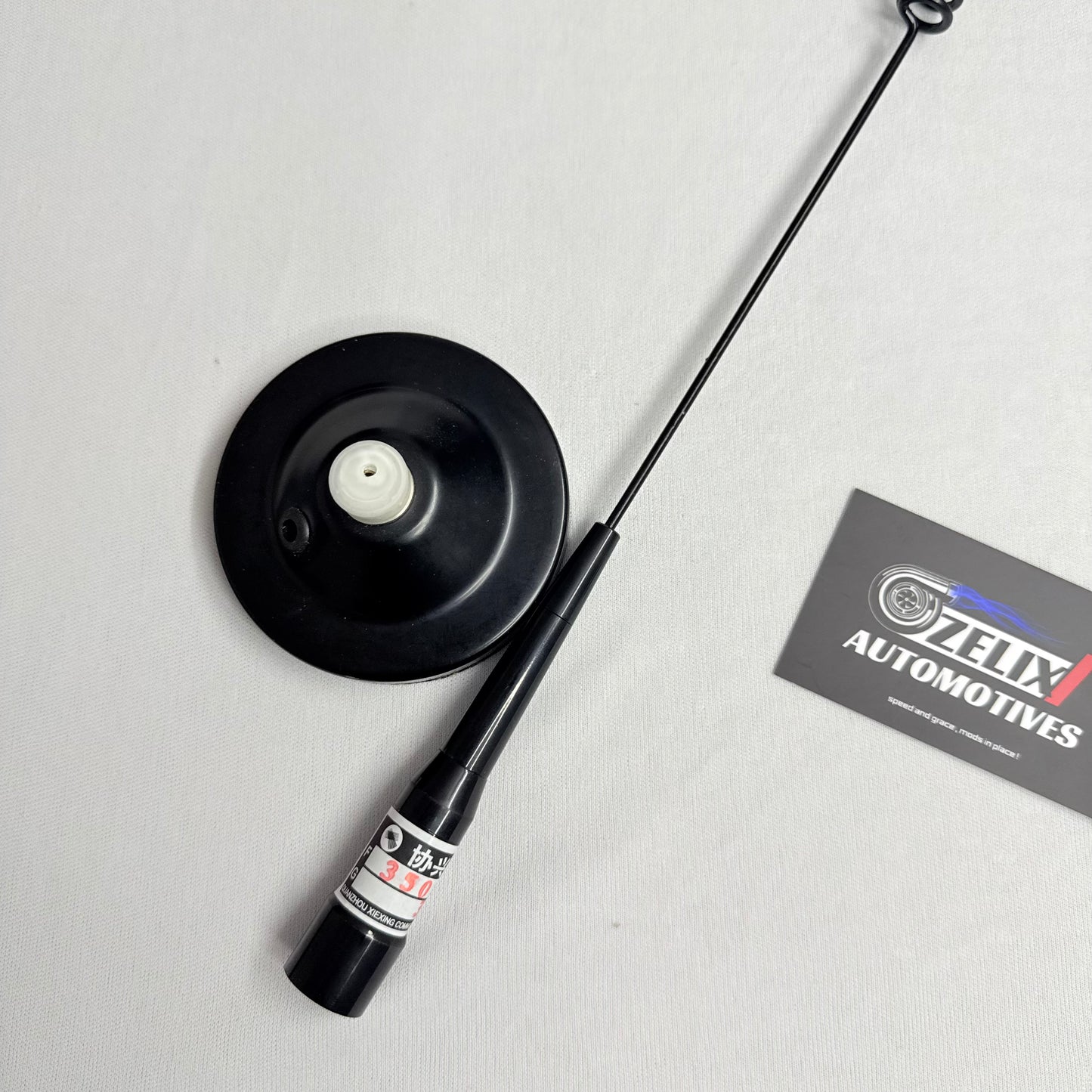 Universal Magnetic Antenna | Aftermarket Car And SUV Roof Mount