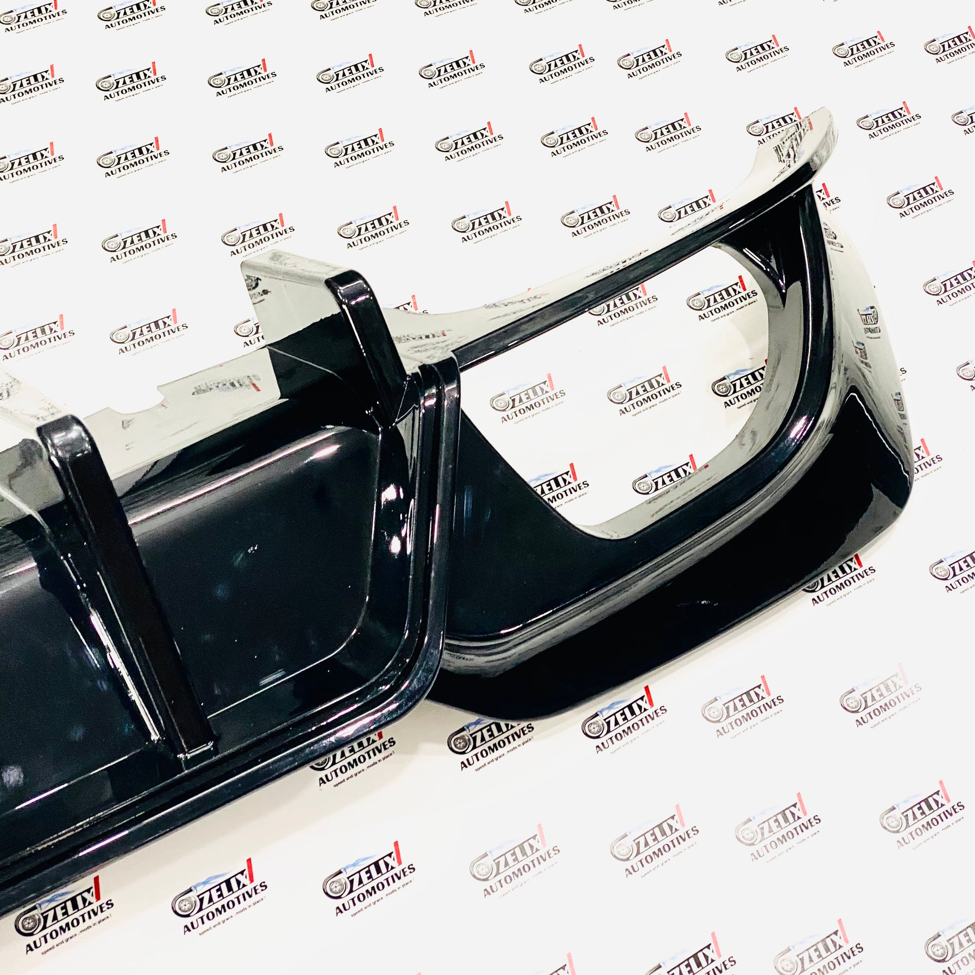 BMW 3 Series G28 Pre-LCI Style rear diffuse in premium black 