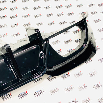 BMW 3 Series G28 Pre-LCI Style rear diffuse in premium black 