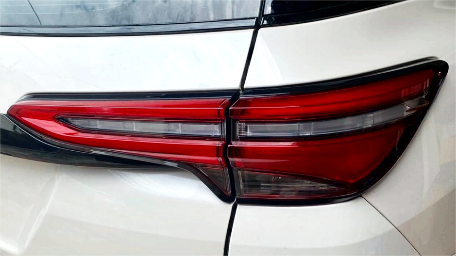 Toyota Fortuner Legender Aftermarket Taillights | Enhances Rear Look