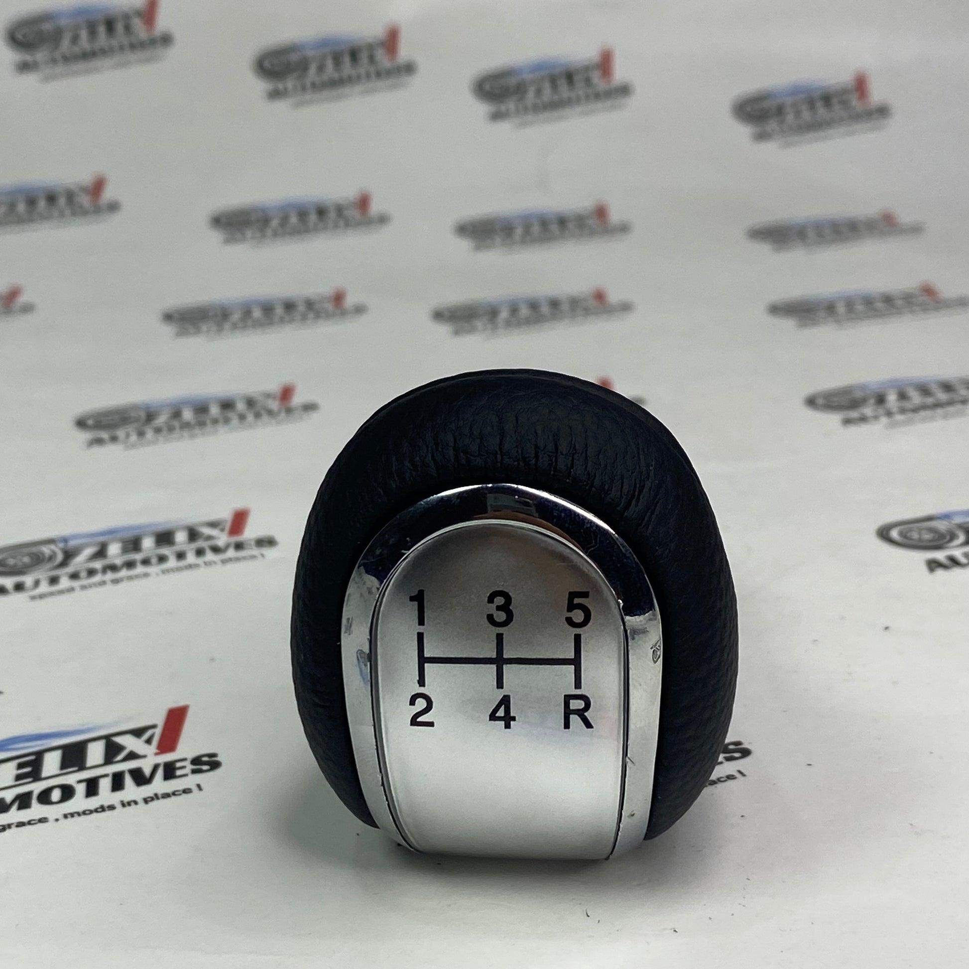 Gear shift nob in chrome aftermarket manual shift design
