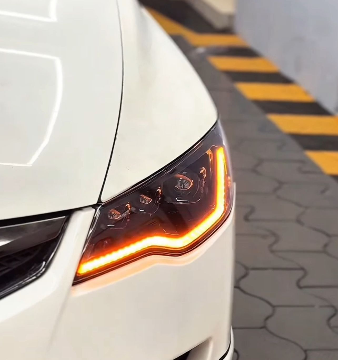 Honda Civic LED Projector Headlights  | Multiple DRL Light Effects Aftermarket Upgrade