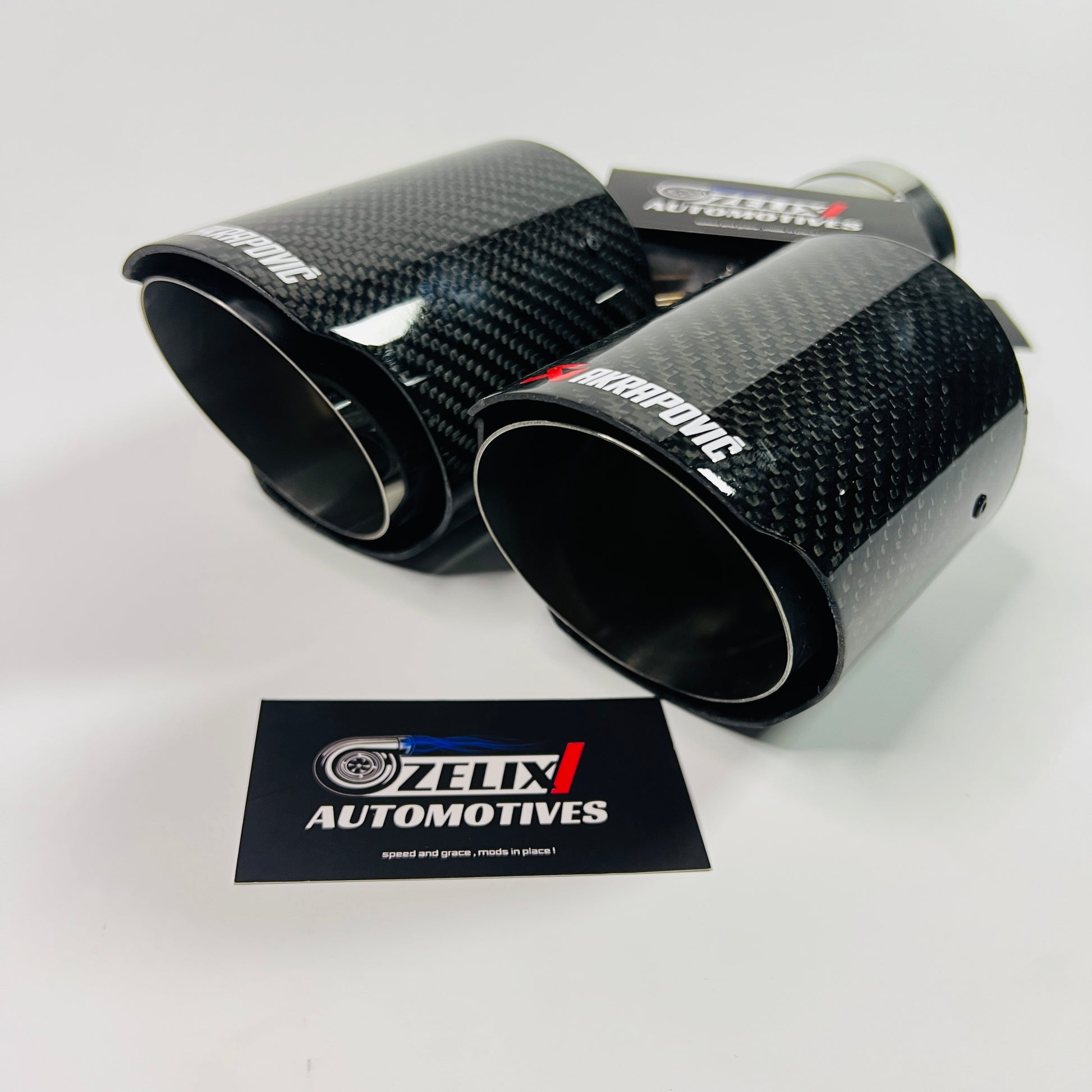 Gloss carbon fiber texture on Akrapovic dual exhaust tip