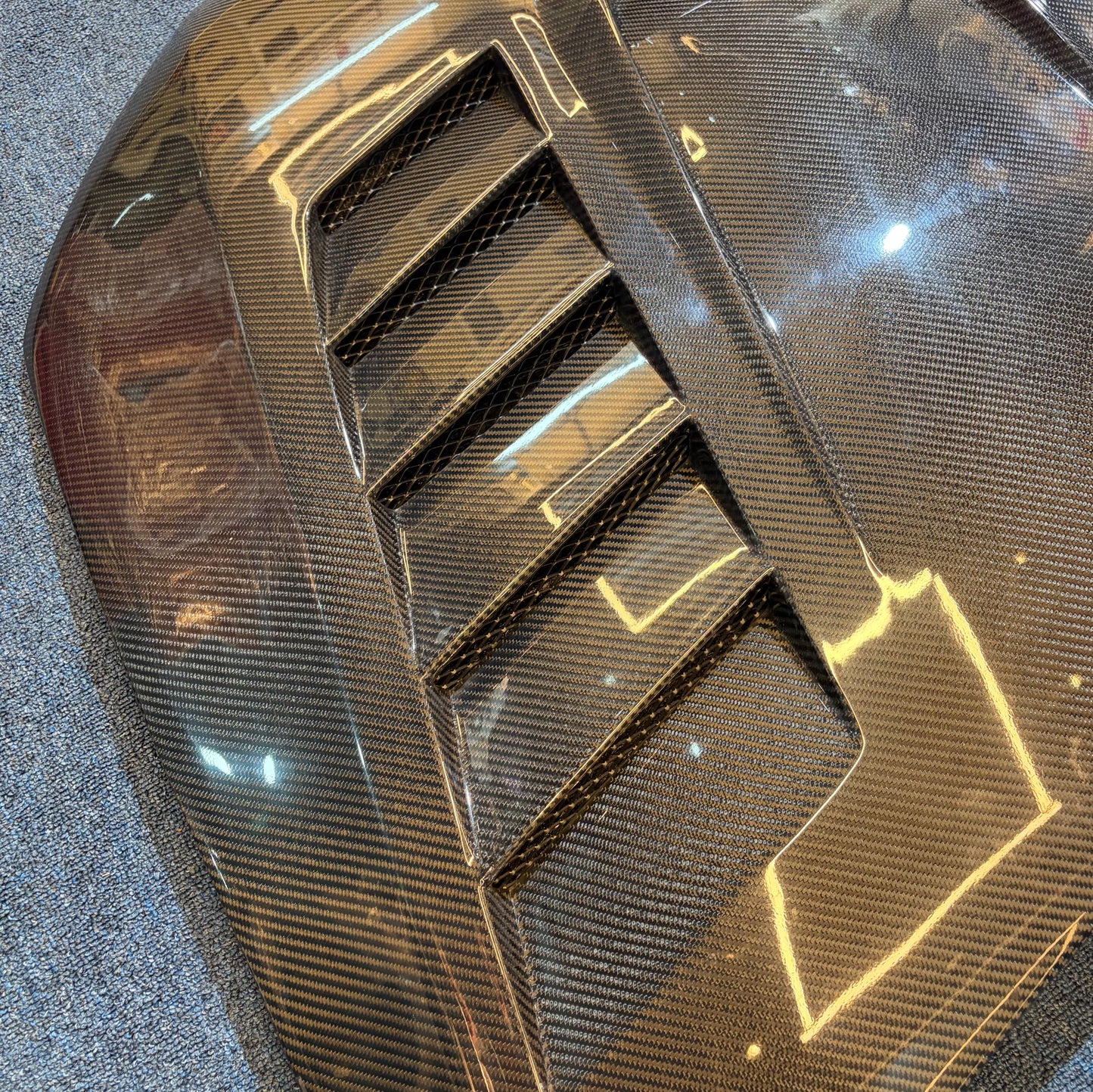 VW Polo 4-Vent Design Hood | Original Carbon Fiber