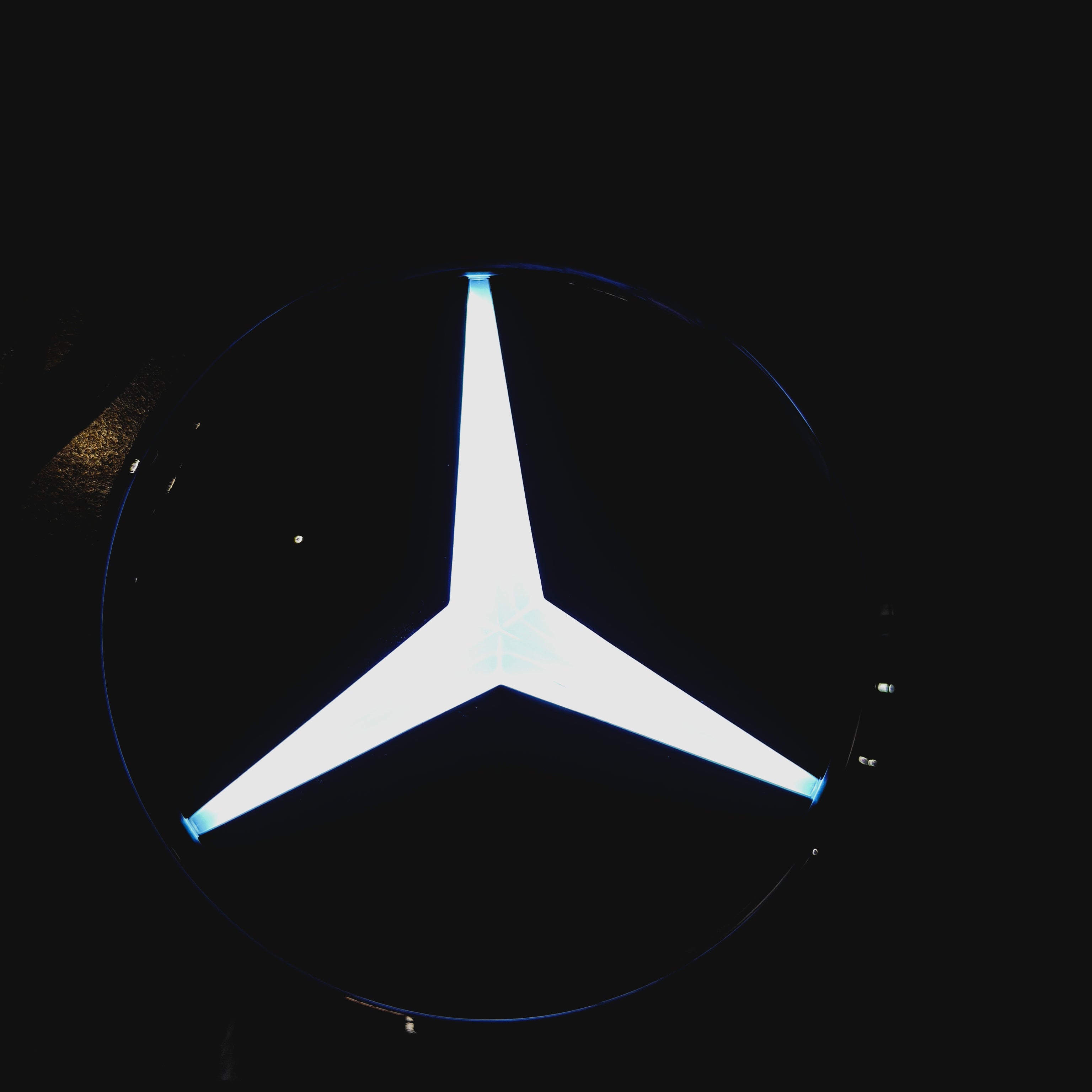 Mercedes-Benz Front Grille Glowing LED Logo | Compatible with W204