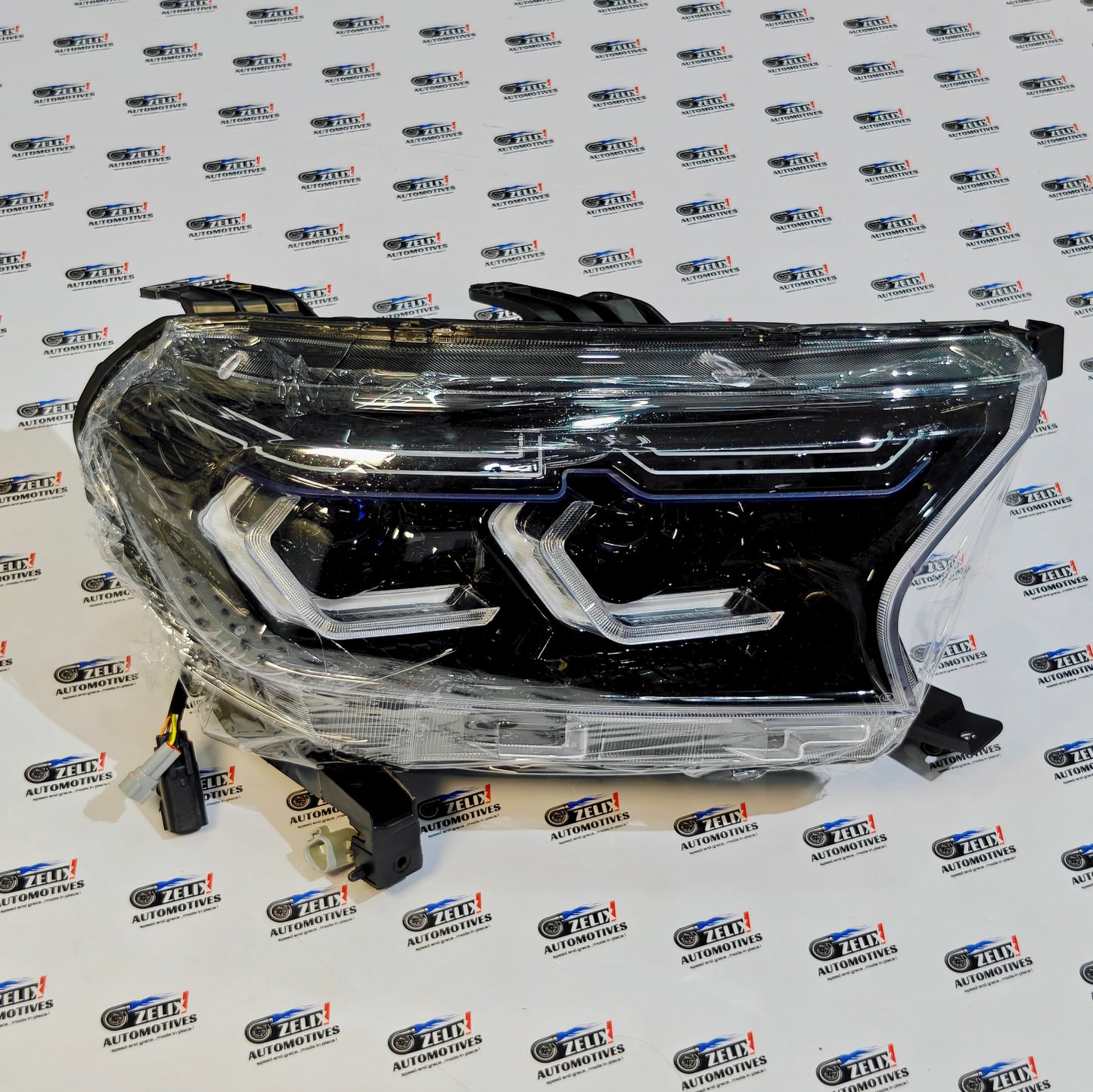 Ford Endeavour BMW-Inspired Headlights | Welcome Feature & DRLs