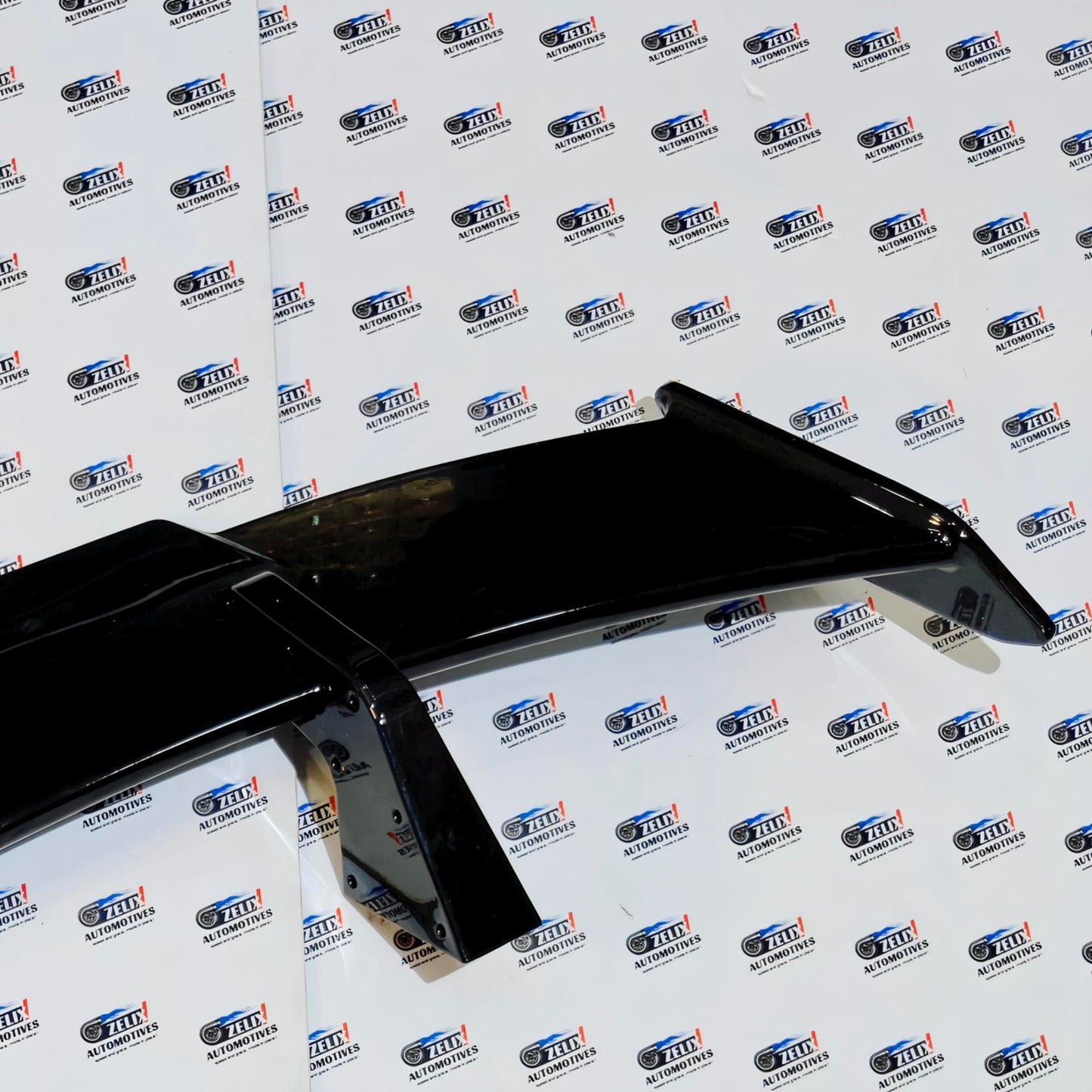 Universal Sedan GT-Style Rear Spoiler Wing | Gloss Black & Carbon