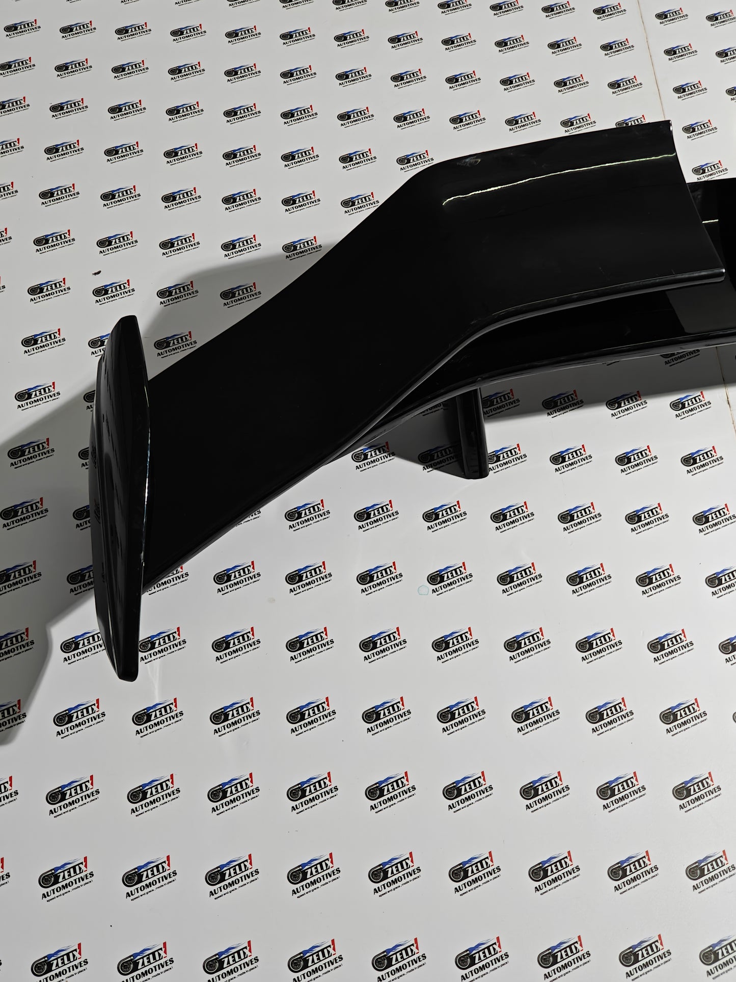Universal Darwin-Style Spoiler Wing | Glossy Black Sporty Design